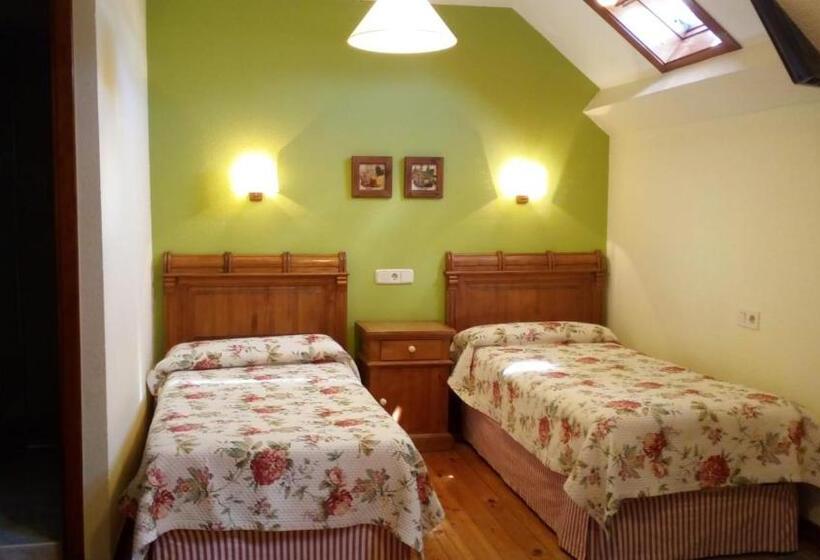 Семейный Номер, Hostal Casa Sario