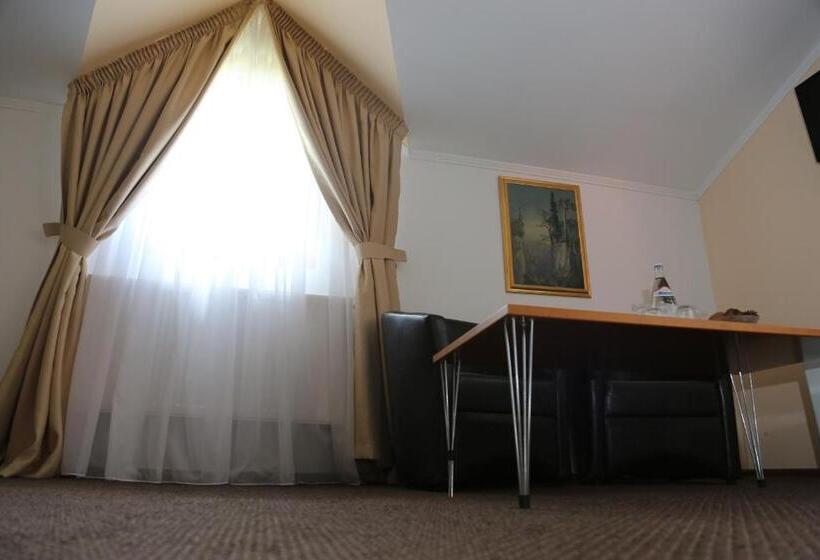 غرفة قياسية مزوَّدة بشُرفة, New Aosta Garden