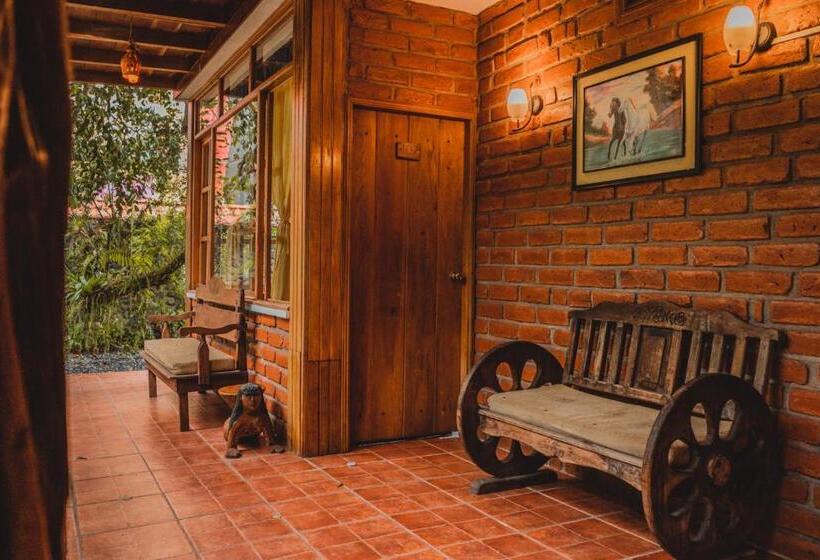 Четырехместный Номер Superior, Hostal Las Palmas