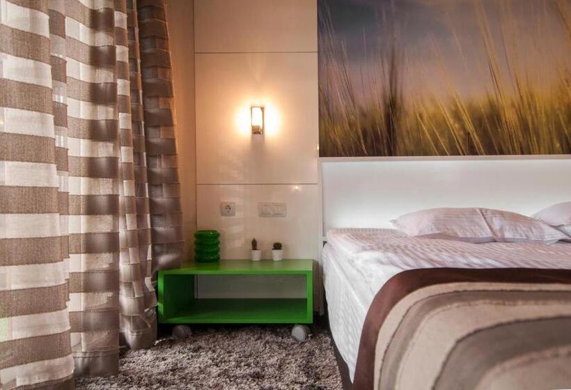 Семейный Номер, Aparthotel Seasons Glavatarski Han