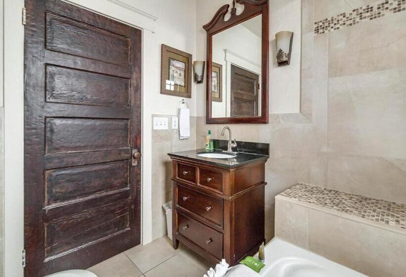 Номер Стандарт, Aspenwood Manor South