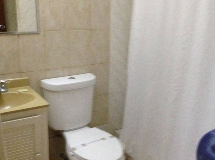 家庭间, Arecibo Inn