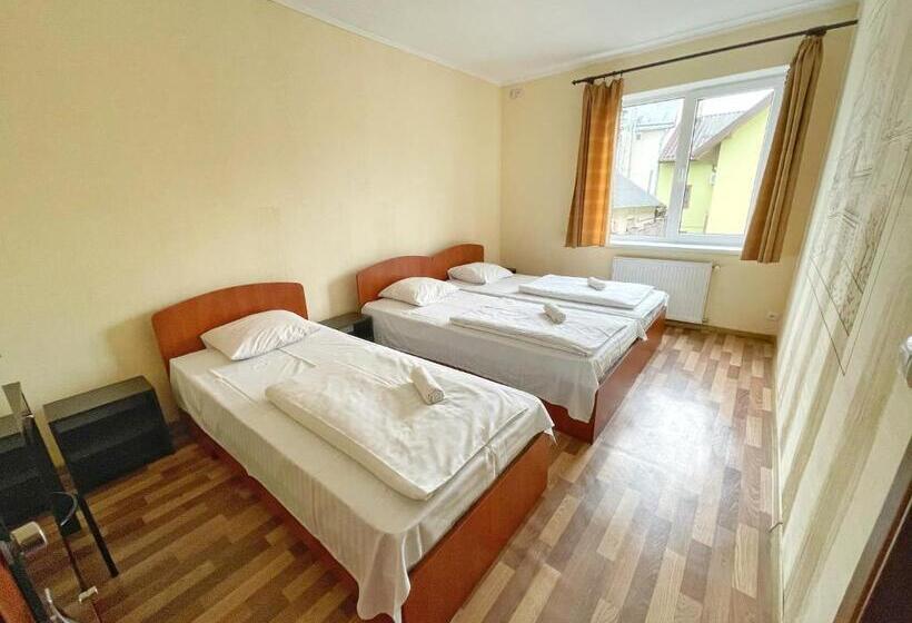 غرفة قياسية ثلاثية, Guest House Lviv