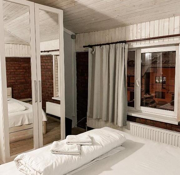 إستوديو قياسى, Guest House Lviv