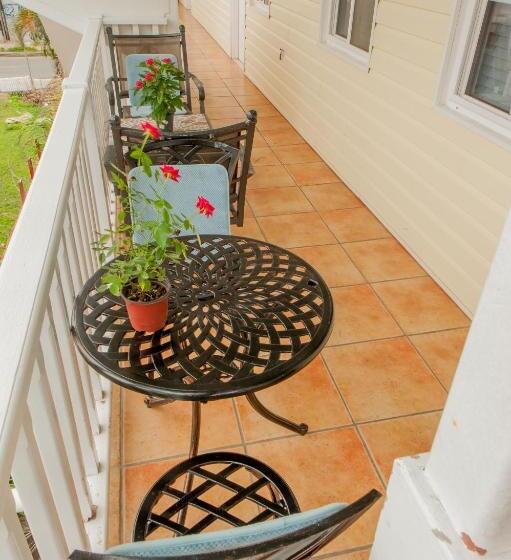 شقة غرفة واحدة, Aqua Point Condos Rentals