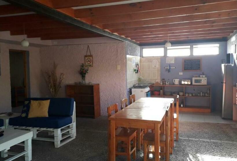 Семейный Номер Вид на Сад, Hostal El Colibri