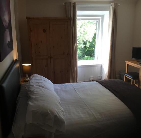 اتاق استاندارد سه نفره, The Shandwick Inn
