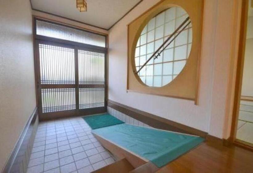 Трехместный Номер Стандарт Совместная Ванная, Wholeearth Ryokan Hiroshima