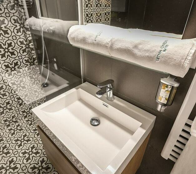 Suíte, Letna Garden Suites
