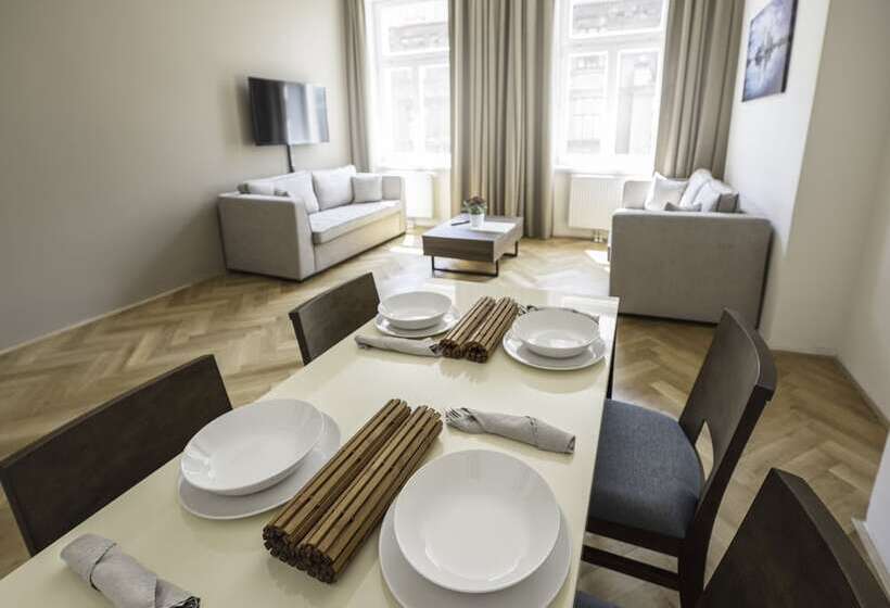 Suíte Executivo, Letna Garden Suites