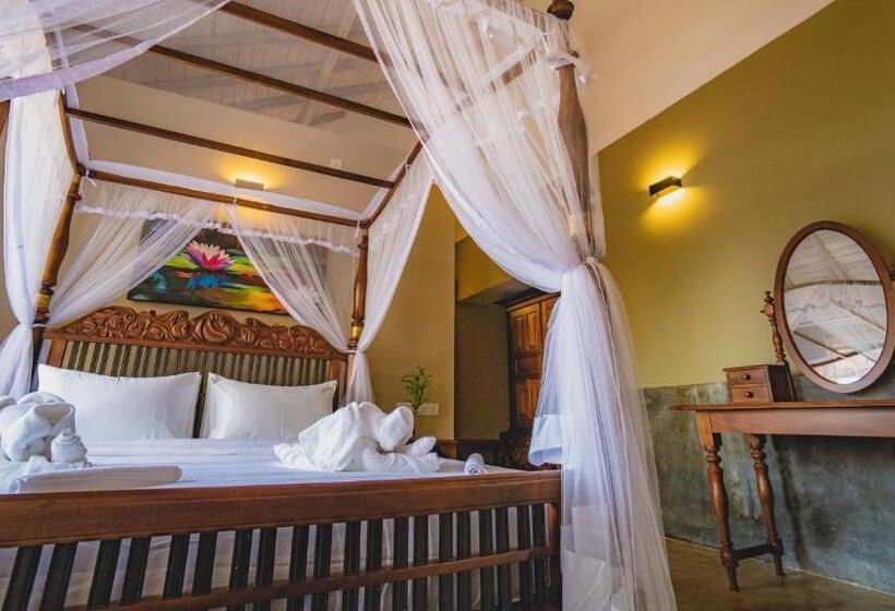 带阳台的豪华间, Ayur Ayur Resort & Ayurveda Retreat