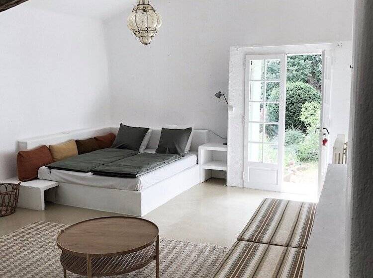 Семейный Номер, Ferme Le Pavillon