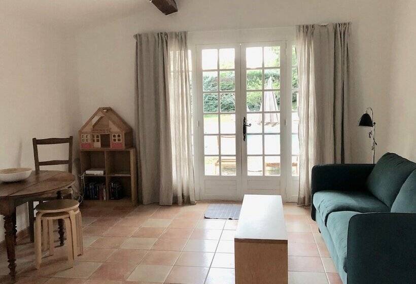 Студио Стандарт Вид на Бассейн, Ferme Le Pavillon