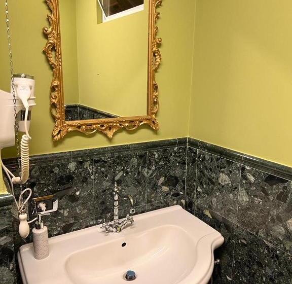 اتاق سوپریور با تخت بزرگ, Villa Camilla Milano