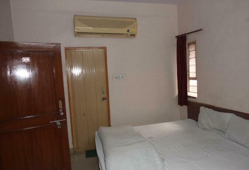 单人经济间, Budget Accommodation Near Station Road