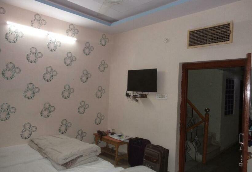 单人经济间, Budget Accommodation Near Station Road