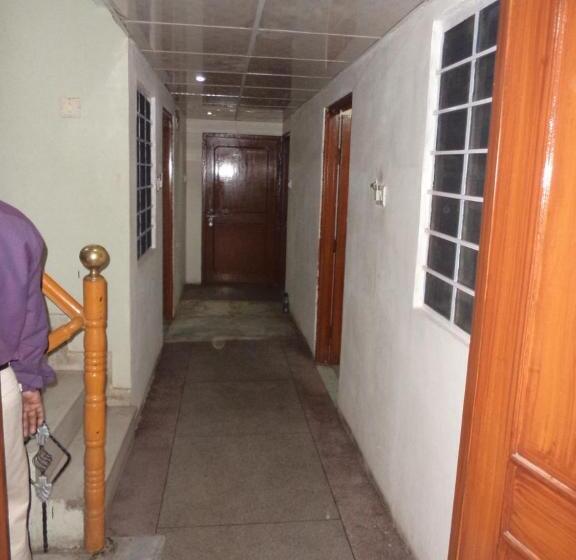 经济房, Budget Accommodation Near Station Road