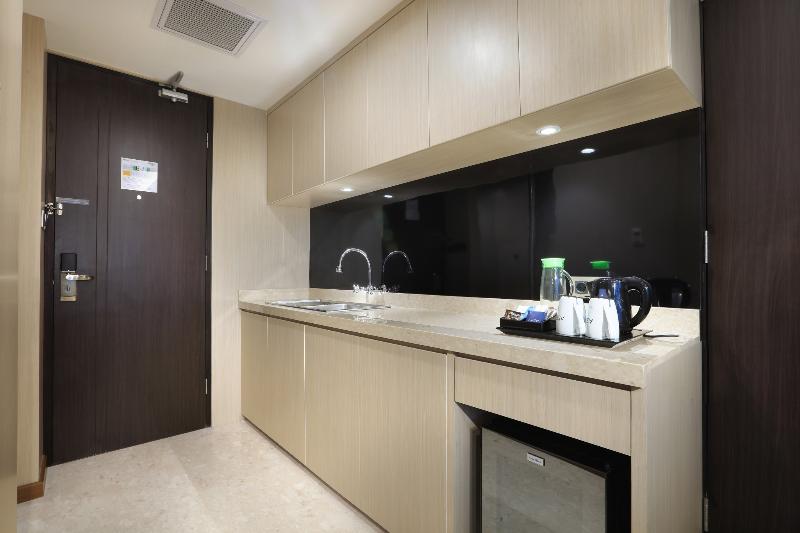 Люкс, Aston Kartika Grogol Hotel & Conference Center