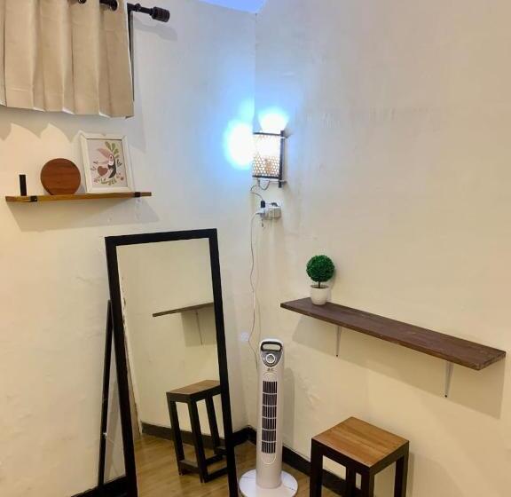 Camera Economy, Good Feeling Hostel