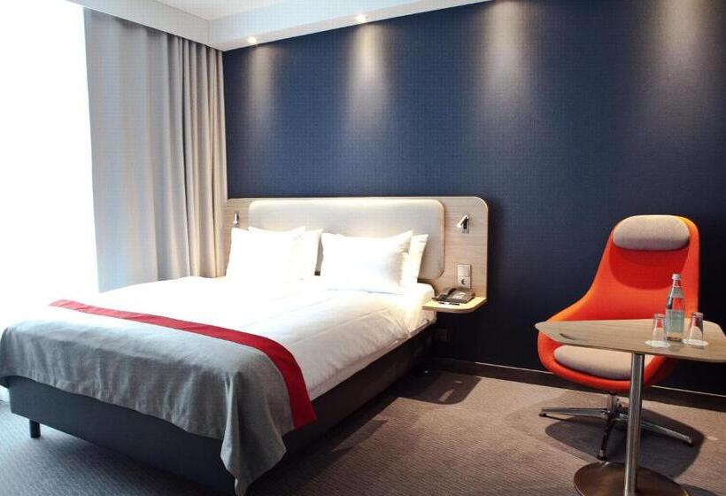 חדר סטנדרט מותאם לאדם עם מוגבלויות, Holiday Inn Express   Saarbrücken, An Ihg