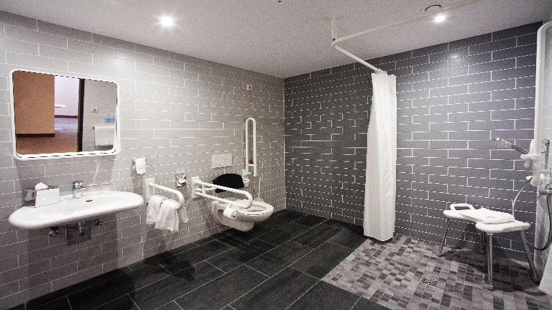 Номер Стандарт Адаптированный для Инвалидов, Holiday Inn Express   Saarbrücken, An Ihg