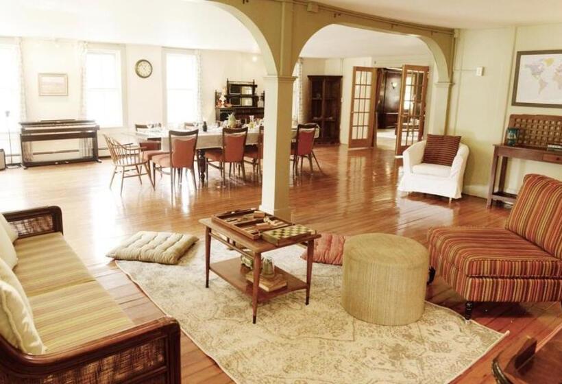 Люкс Повышенной Комфортности, The Woodbine Inn