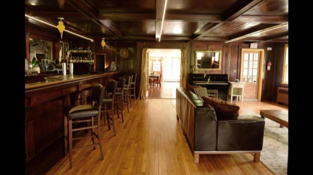 Полулюкс, The Woodbine Inn