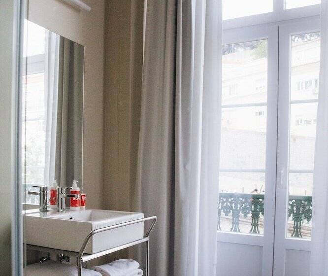 اتاق سوپریور با چشم‌انداز شهر, Esqina Cosmopolitan Lodge