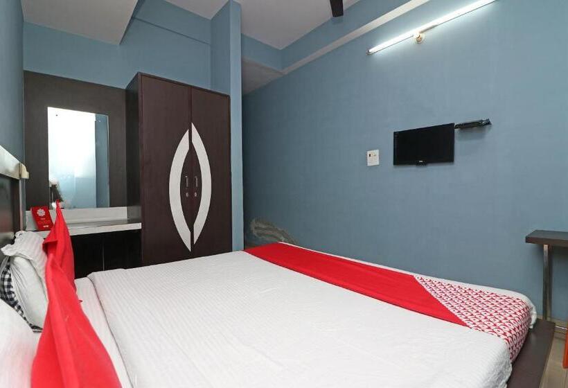 标准三人间, Oyo 29127 Hotel Crown Tower