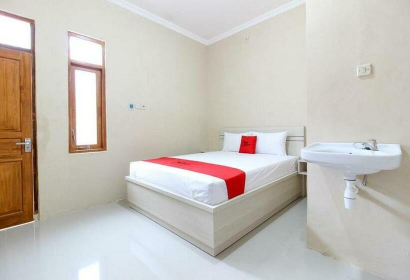 Номер Стандарт, Reddoorz Near Balekambang City Park