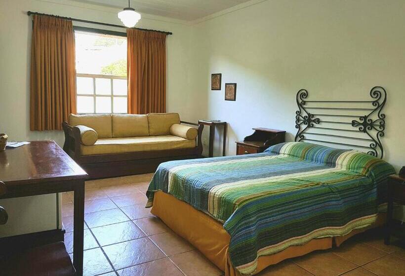 经典四人房间, Casa Do Manequinho Hotel E Restaurante