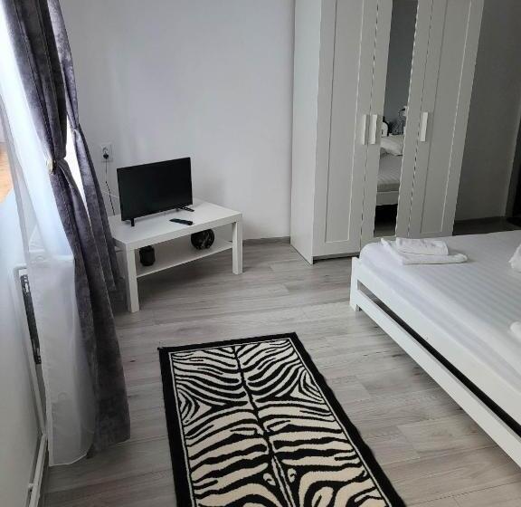 اتاق استاندارد سه نفره, Casa Floare De Colt