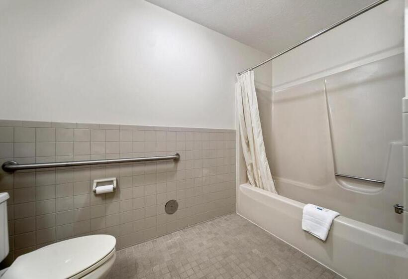 장애인을 위한 스탠다드 룸, Executive Inn
