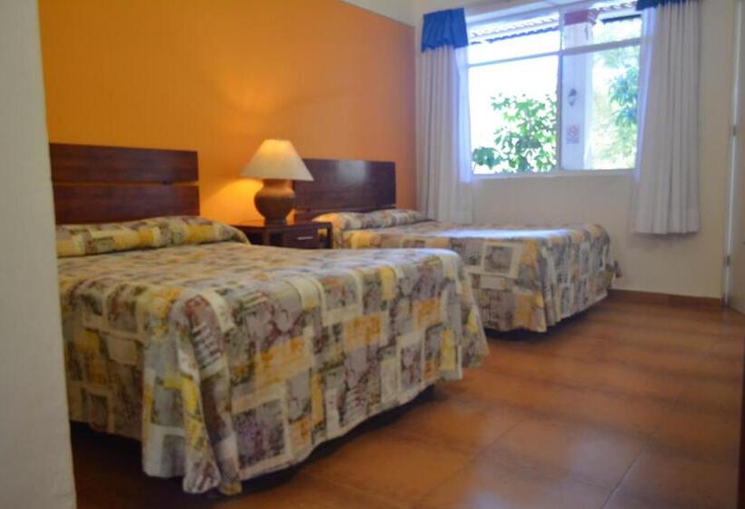 带2个双人床的标准工作室, Lourdes Hotel Campestre