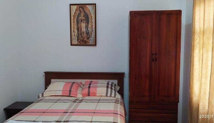 Номер Стандарт, Casa Del Peregrino Santo Thomas