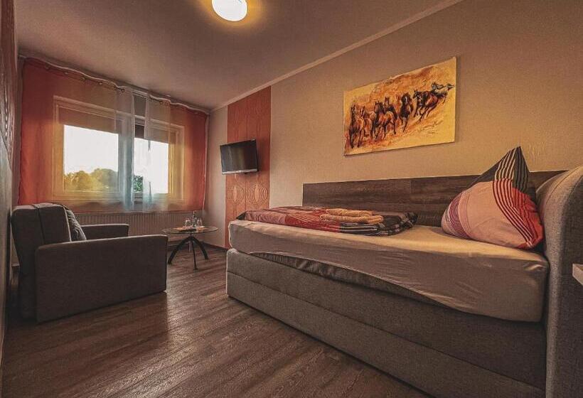 4인용 스탠다드 룸, Pension Rüssel Pub