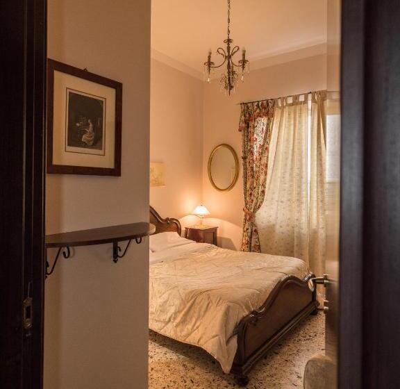 اتاق اکونومی, B&b Sweet Home