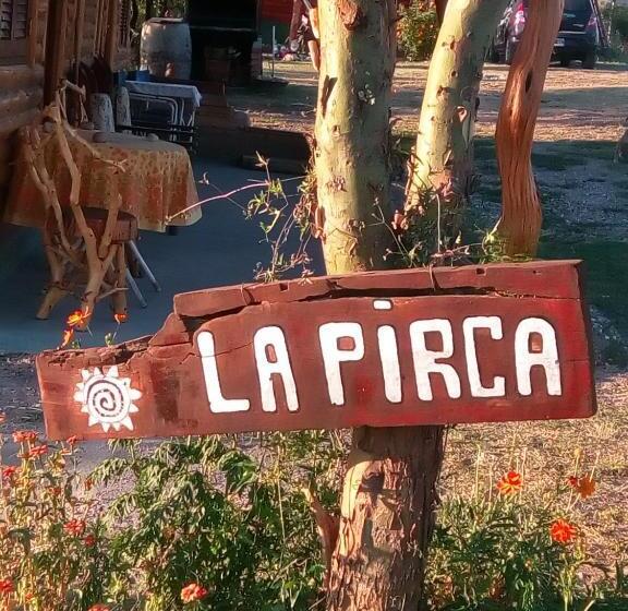 山景套房, La Pirca