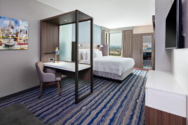Люкс Кровать Кинг, Springhill Suites By Marriott Escondido Downtown