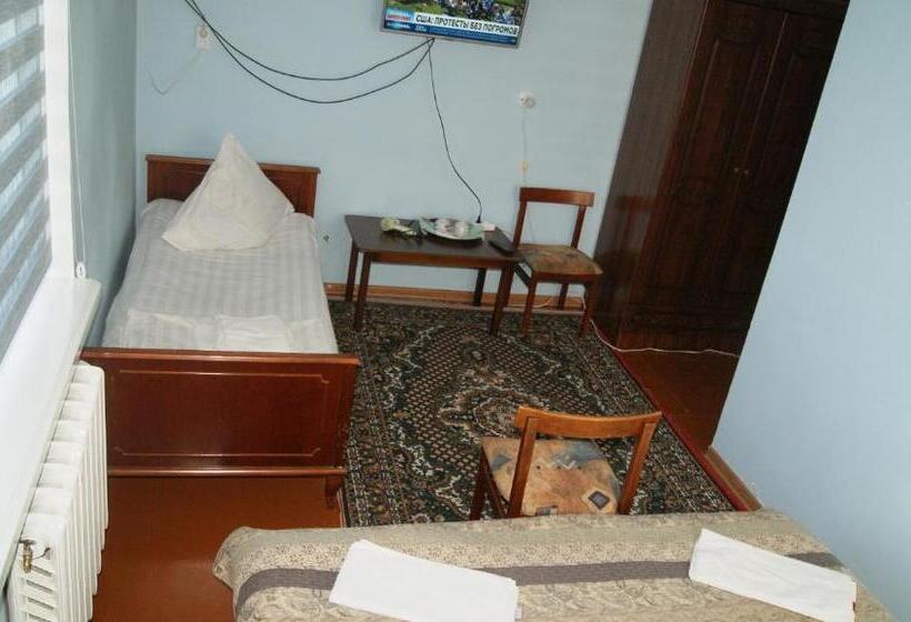 Standard Triple Room Garden View, гостевой дом Sartepo