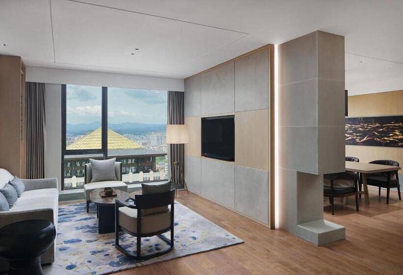 Люкс Клуб, Sheraton Yunfu Xinxing