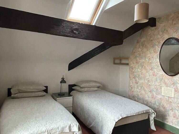 Трехместный Номер Классика, Chimneys Guest House