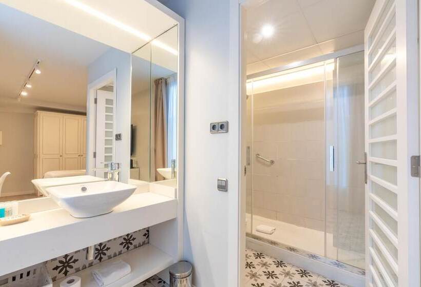 Номер Стандарт, Serennia Fira Gran Via Exclusive Rooms