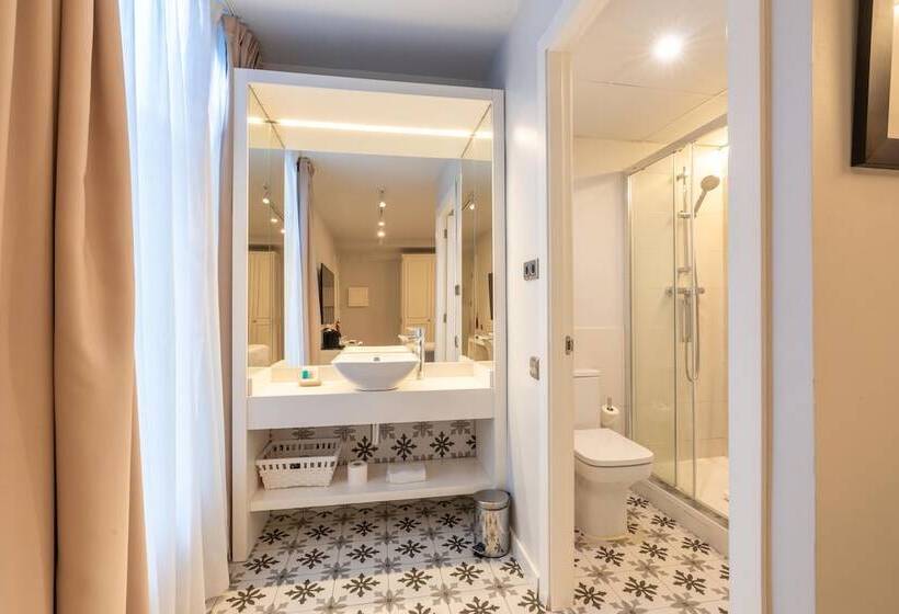 Номер Стандарт, Serennia Fira Gran Via Exclusive Rooms