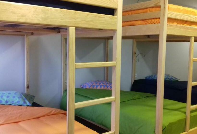 Кровать в Общей Комнате, Hostel Criativo Do Sabugueiro
