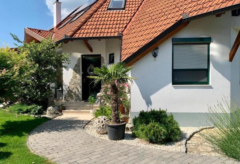 Номер Стандарт, Levendula Vendégház