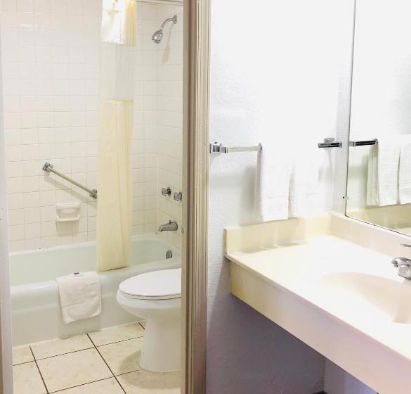 Стандартный Номер Кровать Кинг, Motel 6falls Church, Va  Arlington Boulevard