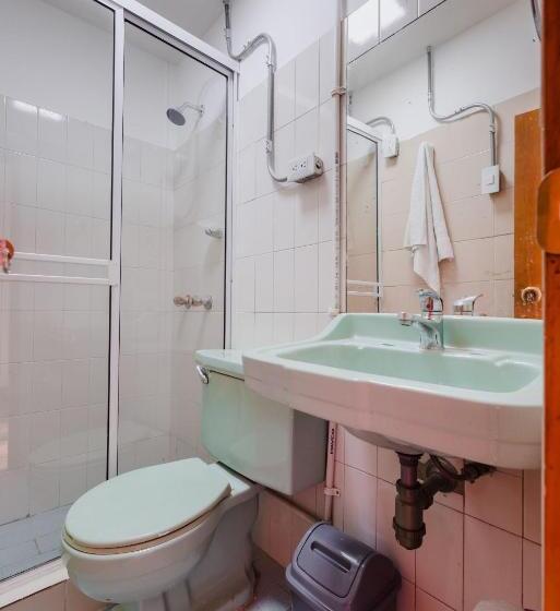 اتاق استاندارد, Hostal R10