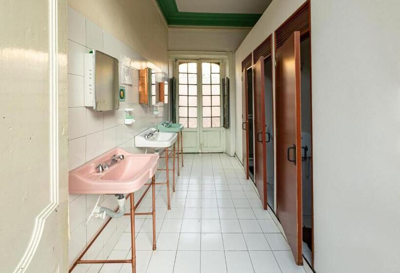 اتاق استاندارد با سرویس بهداشتی مشترک, Hostal R10