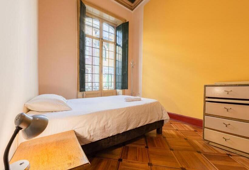 اتاق استاندارد یک تخته با سرویس بهداشتی مشترک, Hostal R10